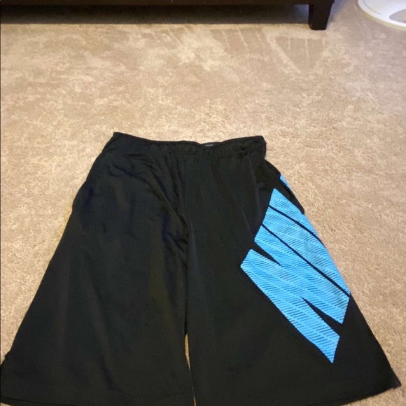 Nike shorts - Picture 1 of 2